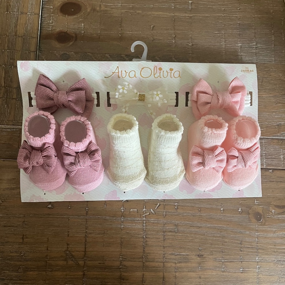 New Born Baby Girl Pink White Booties and Bow 3 pack Set - NWT